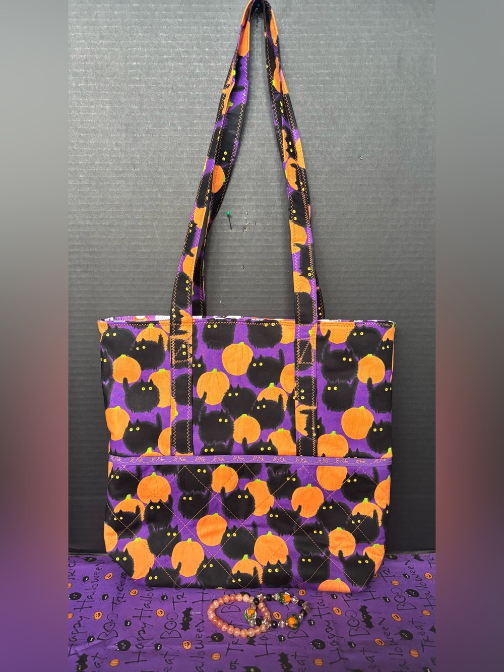 Halloween Scray Cat & Pumpkin Quilted Tote Bag & Phone Pouch W/Pumpkin Bracelets - Picture 2 of 8